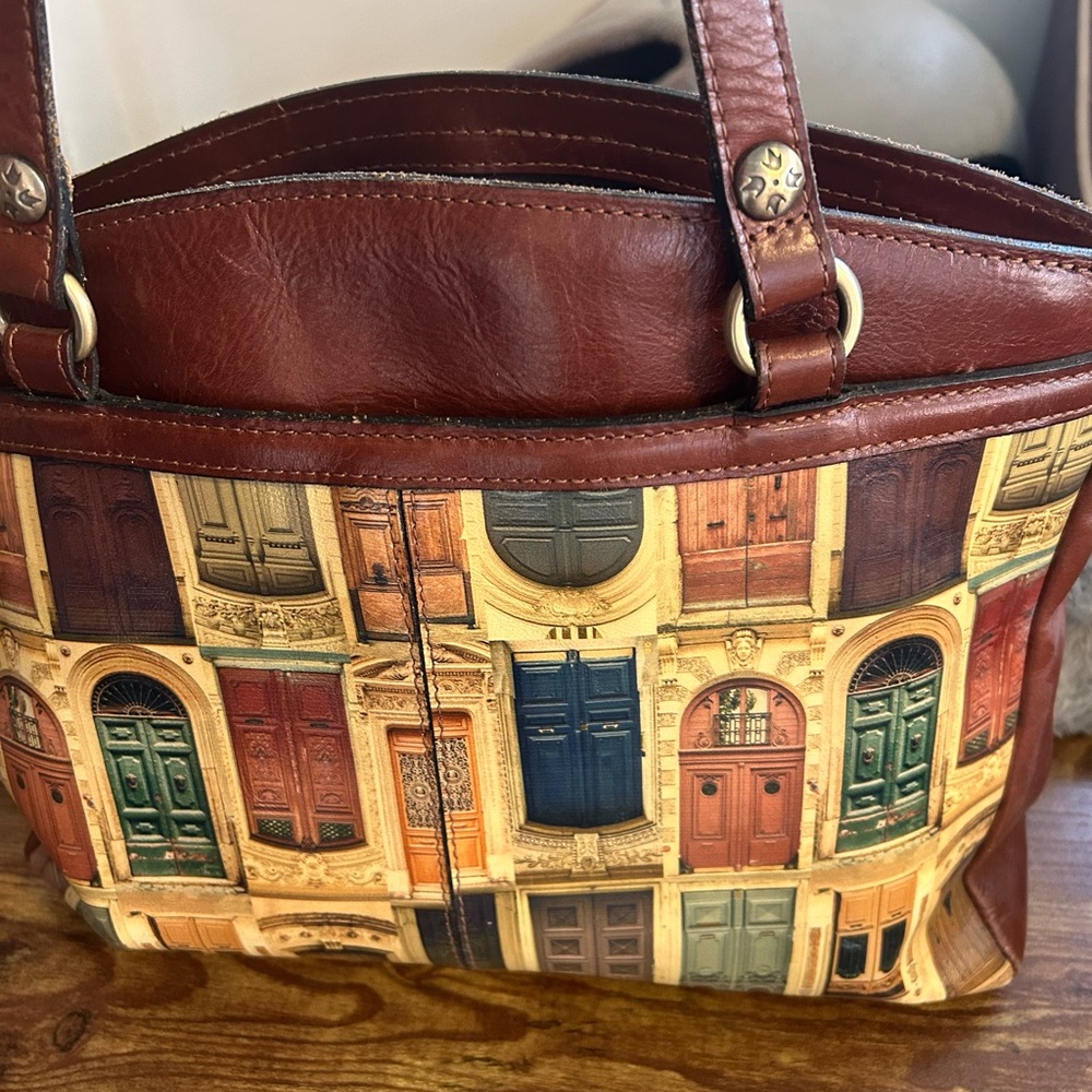 Patricia Nash Brown Shoulder Bag with Artistic Panel - Picture 4 of 8